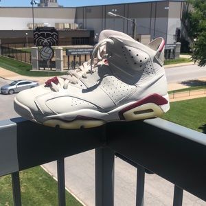 Jordan retro Maroon 6’s (2016)